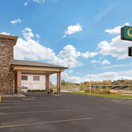 Quality Inn Newton At I-80 Екстериор снимка