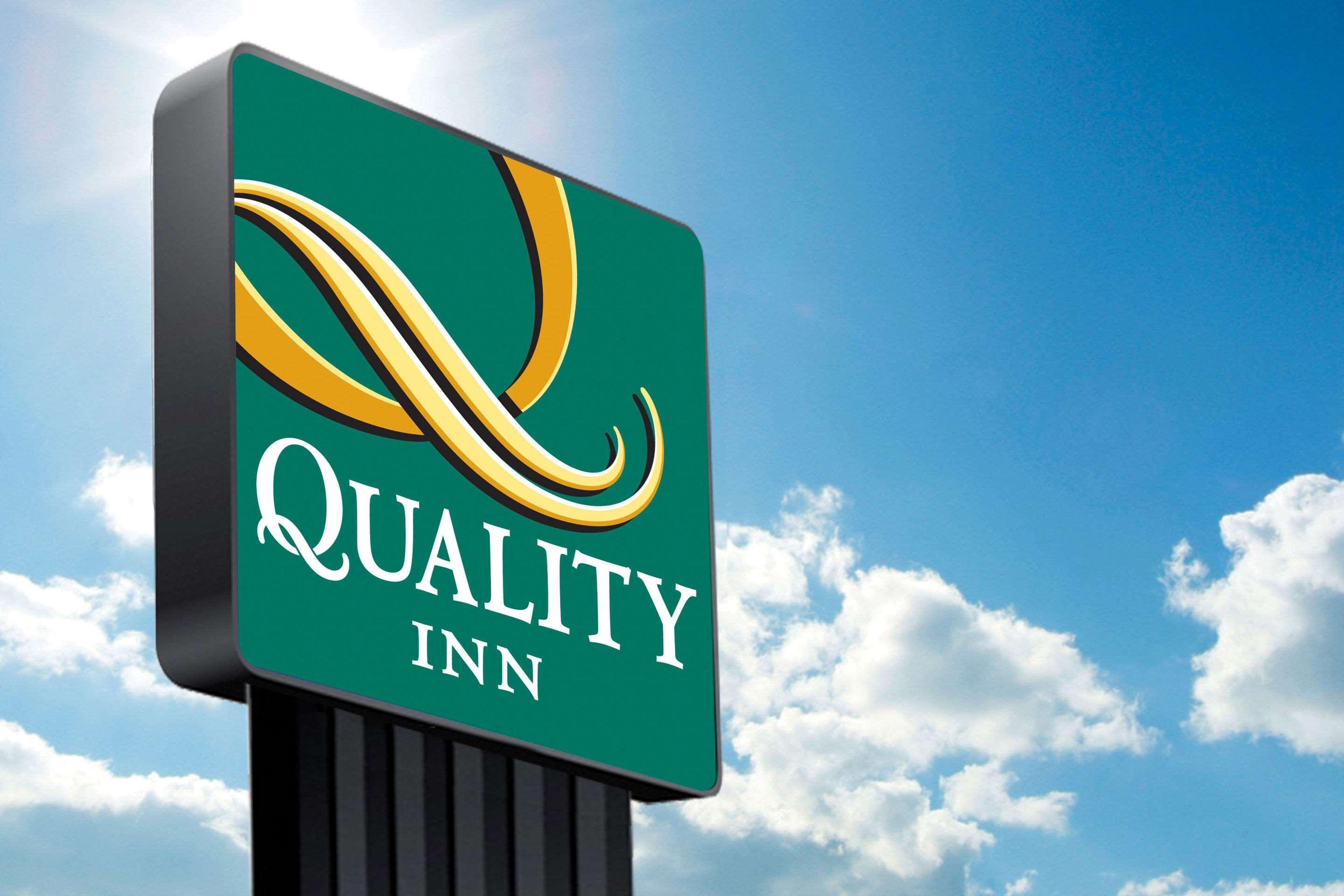 Quality Inn Newton At I-80 Екстериор снимка