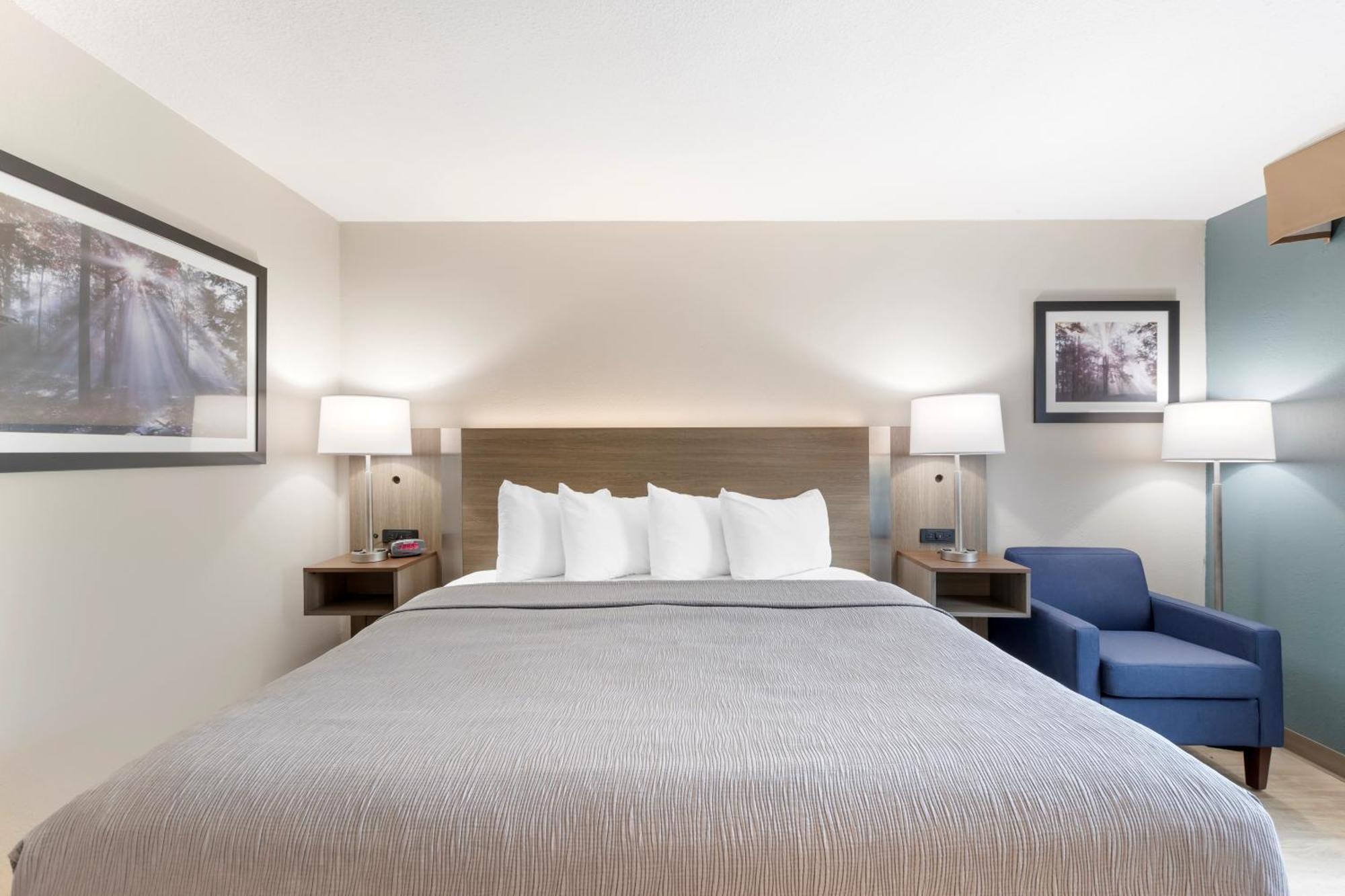 Quality Inn Newton At I-80 Екстериор снимка