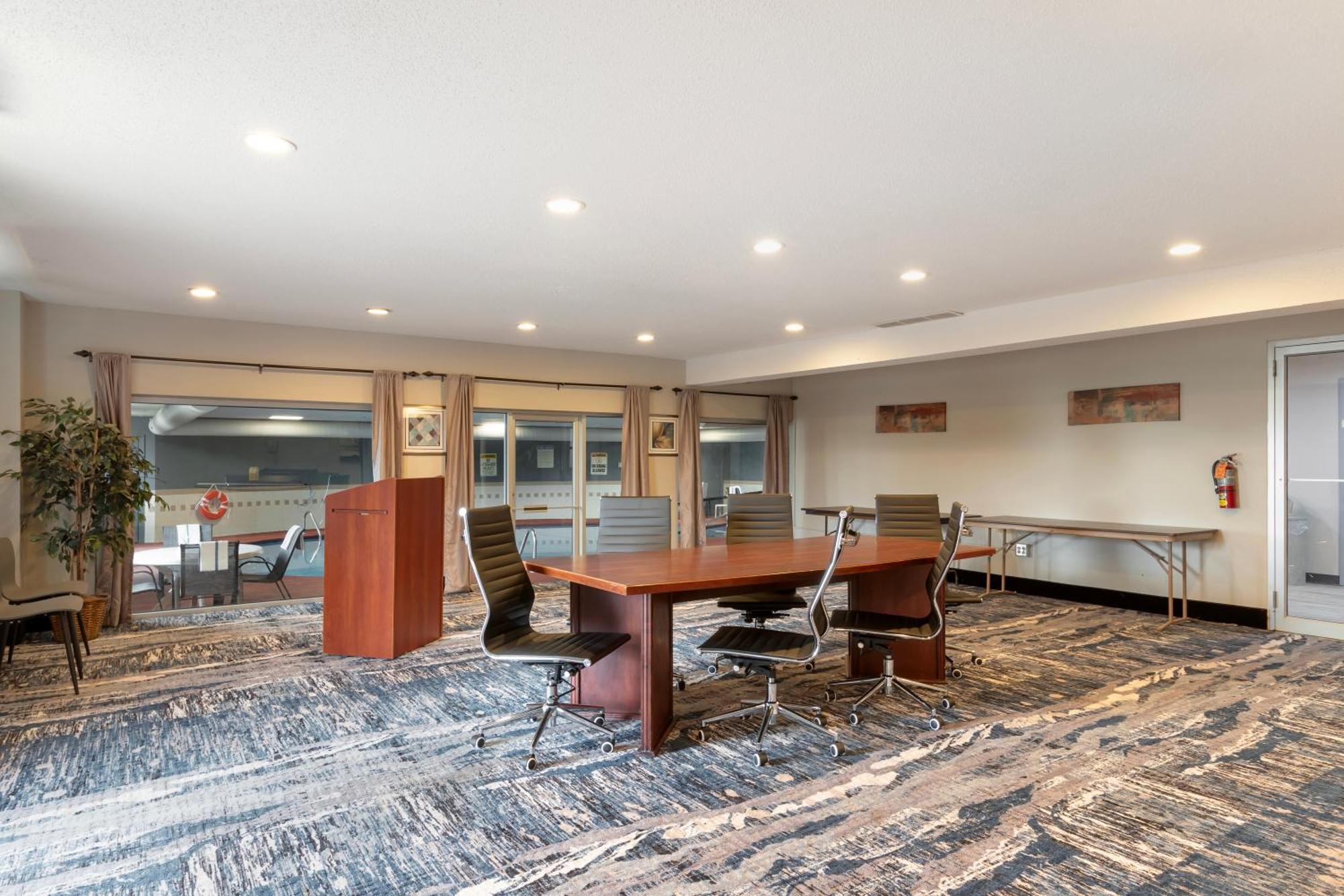 Quality Inn Newton At I-80 Екстериор снимка