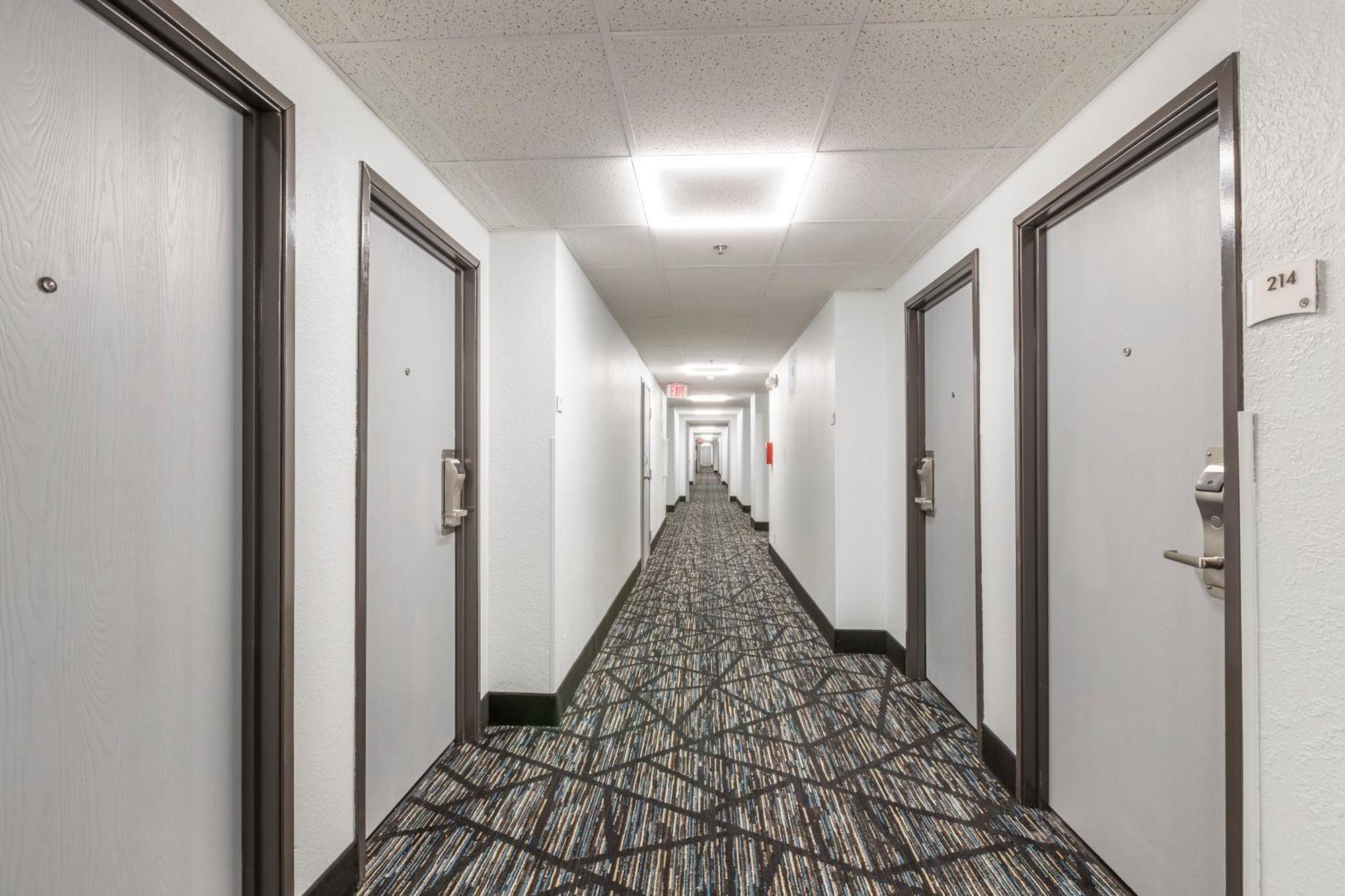 Quality Inn Newton At I-80 Екстериор снимка