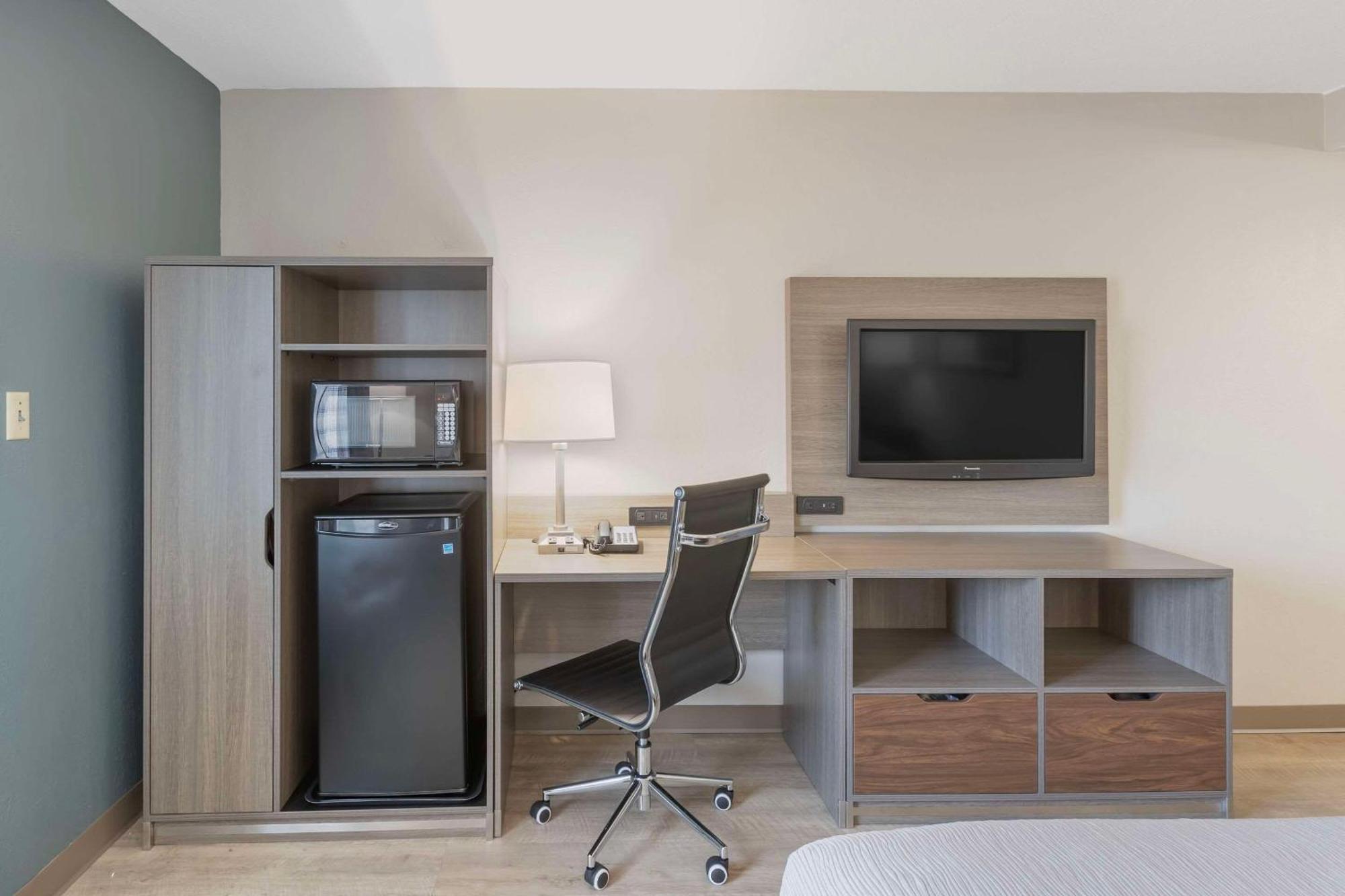 Quality Inn Newton At I-80 Екстериор снимка